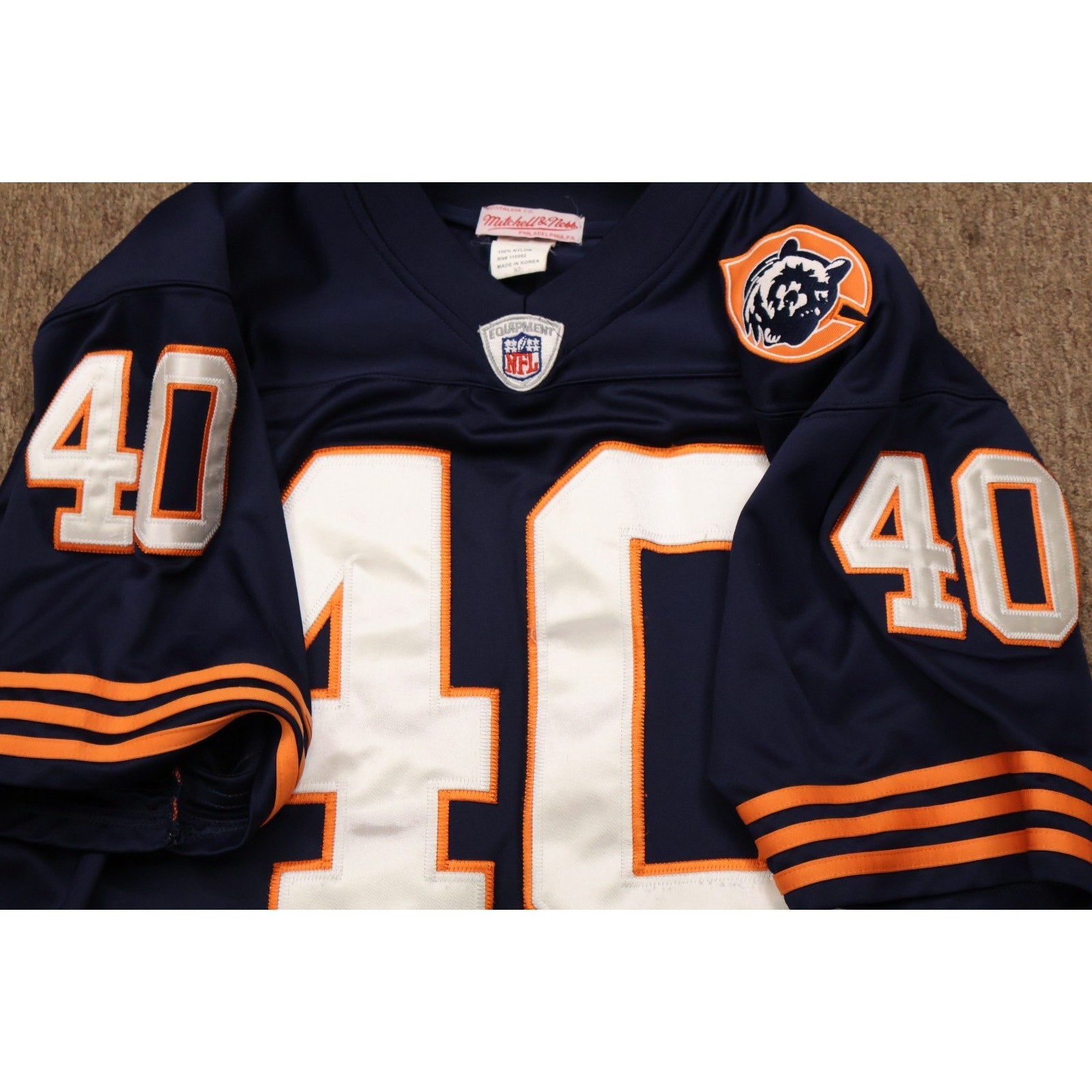 Detailed front close-up of number 40 and sleeve patch on Bears jersey