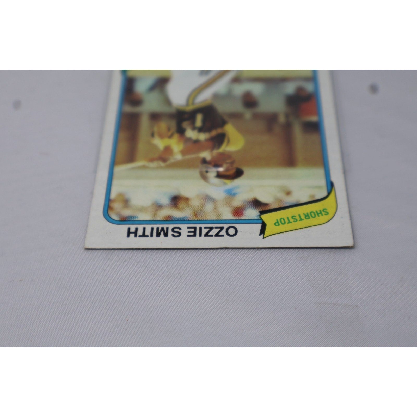 Additional angled view of Ozzie Smith 1980 Topps card