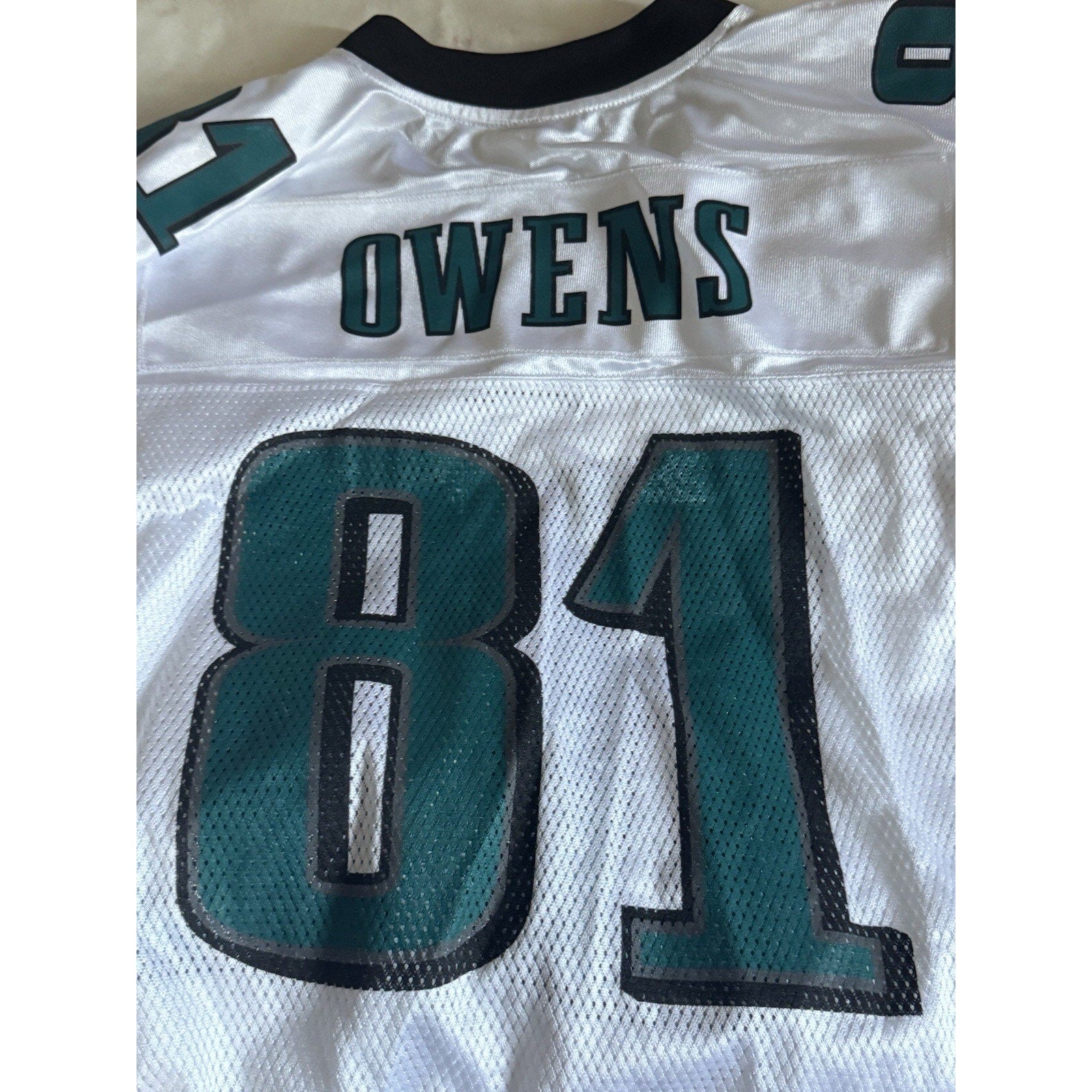 Philadelphia Eagles Terrell Owens #81 white Reebok NFL on-field football jersey size XL with green numbers and name lettering