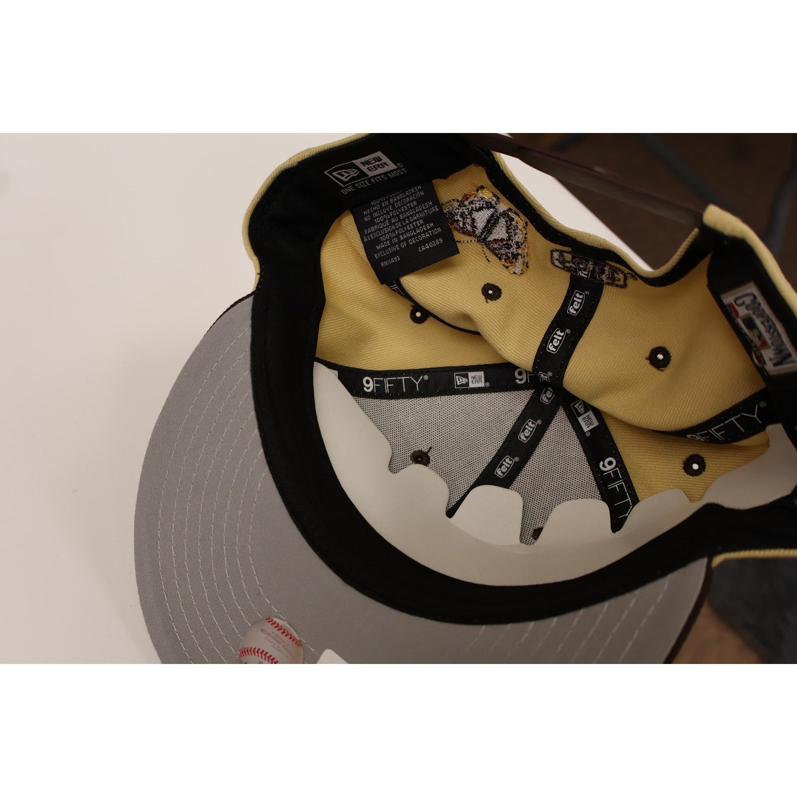 New Era San Diego Padres 9Fifty Snapback Cap Hat